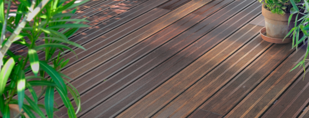 comment nettoyer une terrasse en bois après l'hiver